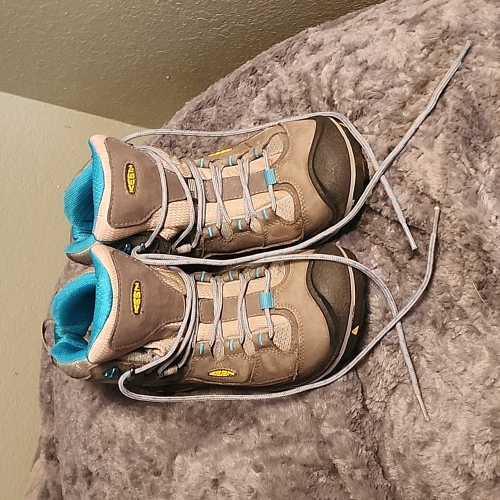 Keen Targhee Mid